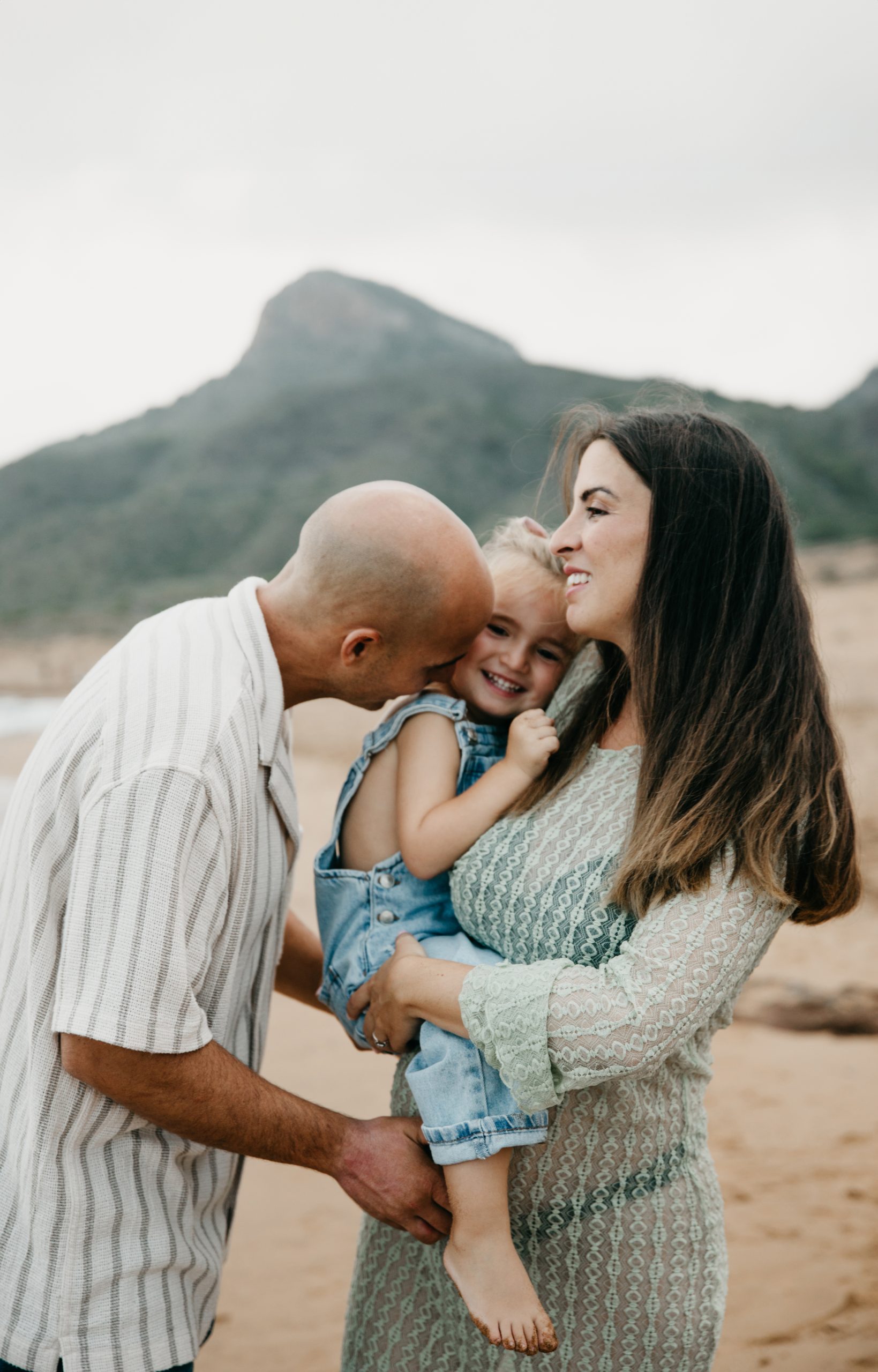Fotografía de pareja con bebé